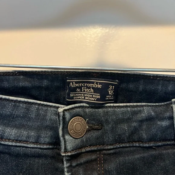Abercrombie & Fitch Dark Wash Simone High Rise Super Skinny Jeans 31/12 regular - Picture 3 of 3